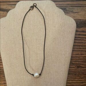 Elegant Black Necklace with Pearl Accent